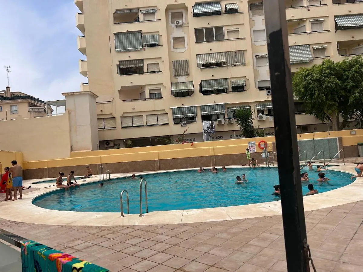 Apartments In Center 托雷莫利诺斯